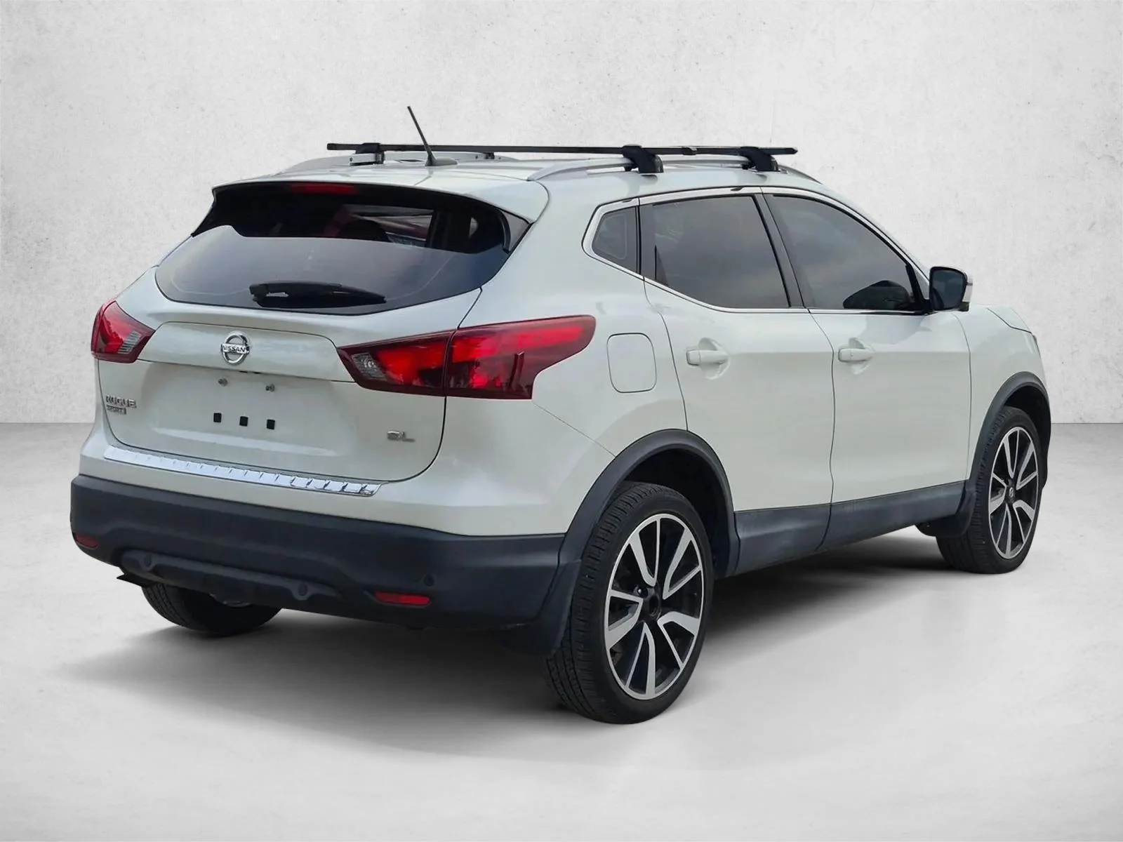 Used 2019 Pearl White Tricoat Nissan SL image 2