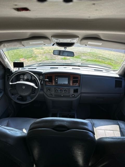 Used 2006 Bright Silver Metallic Dodge SLT image 28