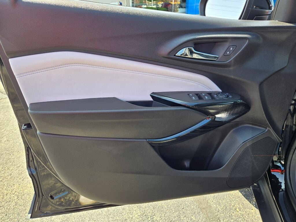 2026 Chevrolet Trax LT - Photo 17