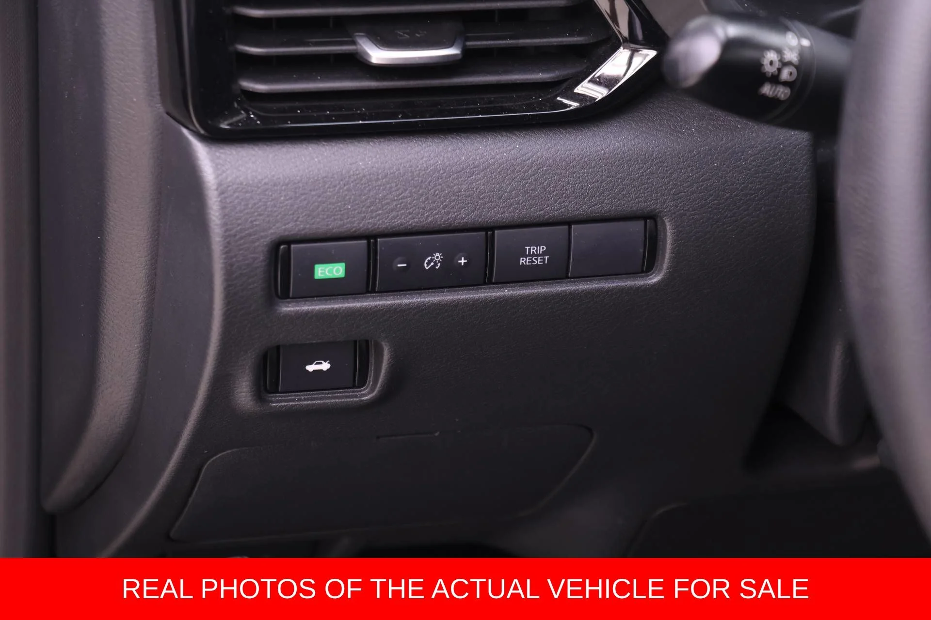 2025 Nissan Sentra SV - Photo 15