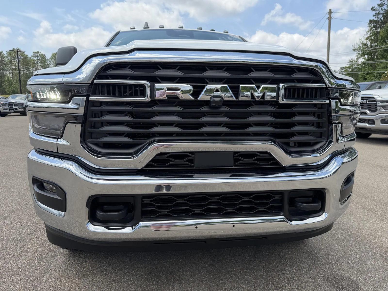 New 2026 Bright White Clear-Coat Exterior Paint RAM Tradesman image 24