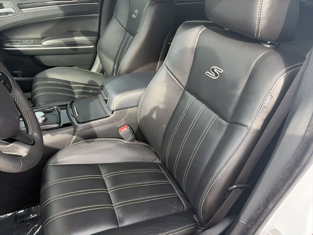 Used 2023 White Chrysler S image 11