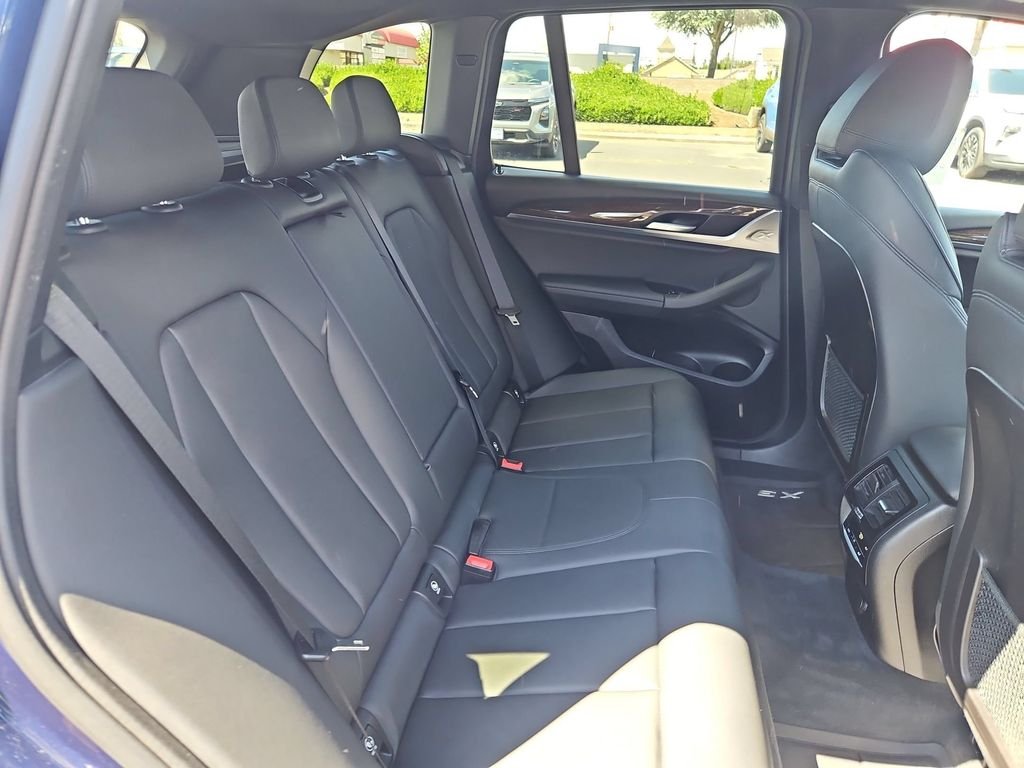 Used 2019 Phytonic Blue Metallic BMW xDrive30i image 27