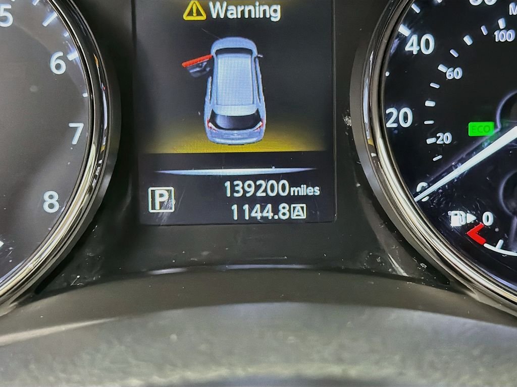 Used 2016 Pearl White Nissan SL image 12