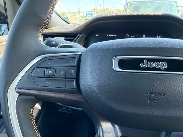 New 2026 Bright White Clear-Coat Exterior Paint Jeep  image 24