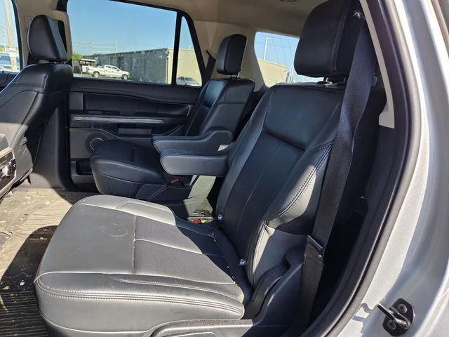 Used 2024 Silver Ford XLT image 9