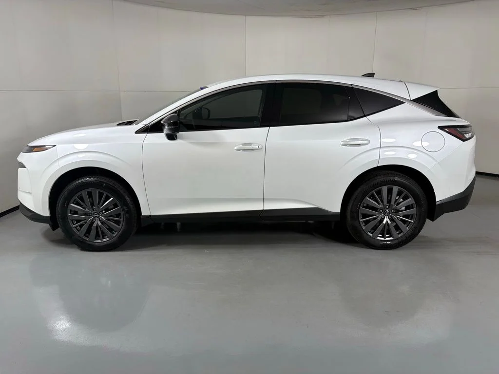 New 2026 White Nissan SL image 5