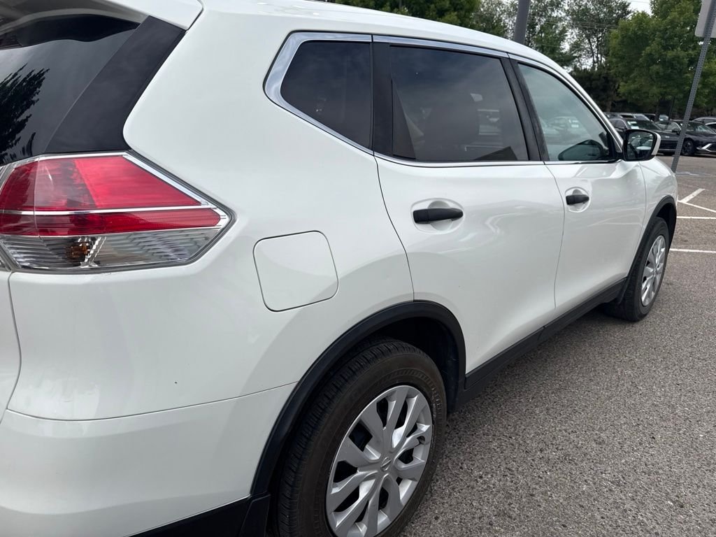 Used 2016 White Nissan S image 6
