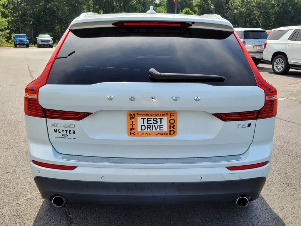 Used 2020 White Volvo T6 Momentum image 8
