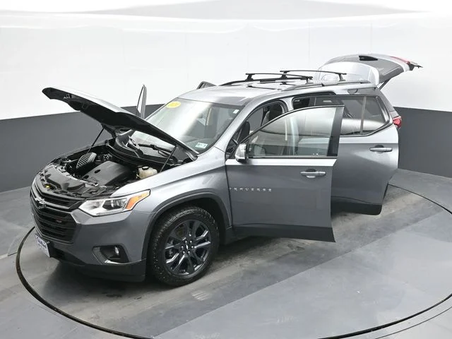 Used 2020 Gray Chevrolet RS image 28