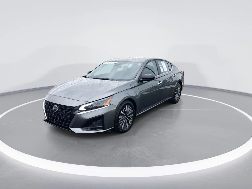 Used 2024 Gray Nissan 2.5 SV image 4