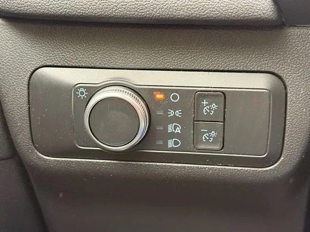 Used 2022 White Ford S image 27