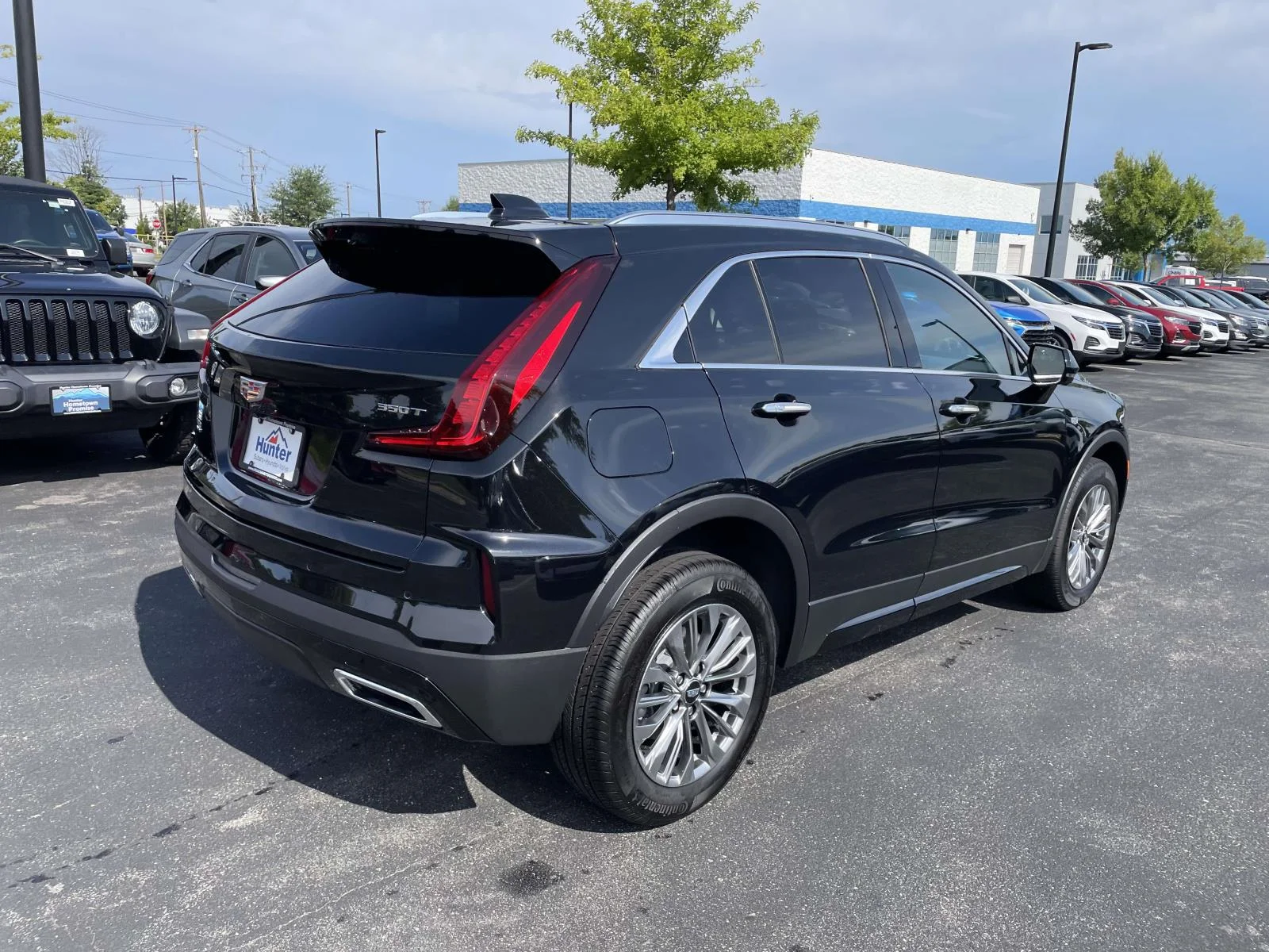 Used 2025 Stellar Black Metallic Cadillac Premium Luxury image 6