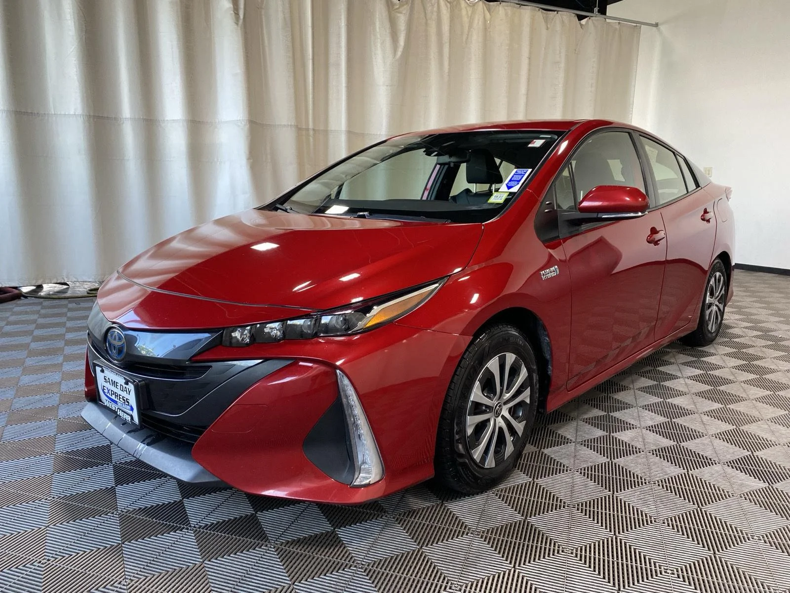 Used 2021 Supersonic Red Toyota XLE image 6