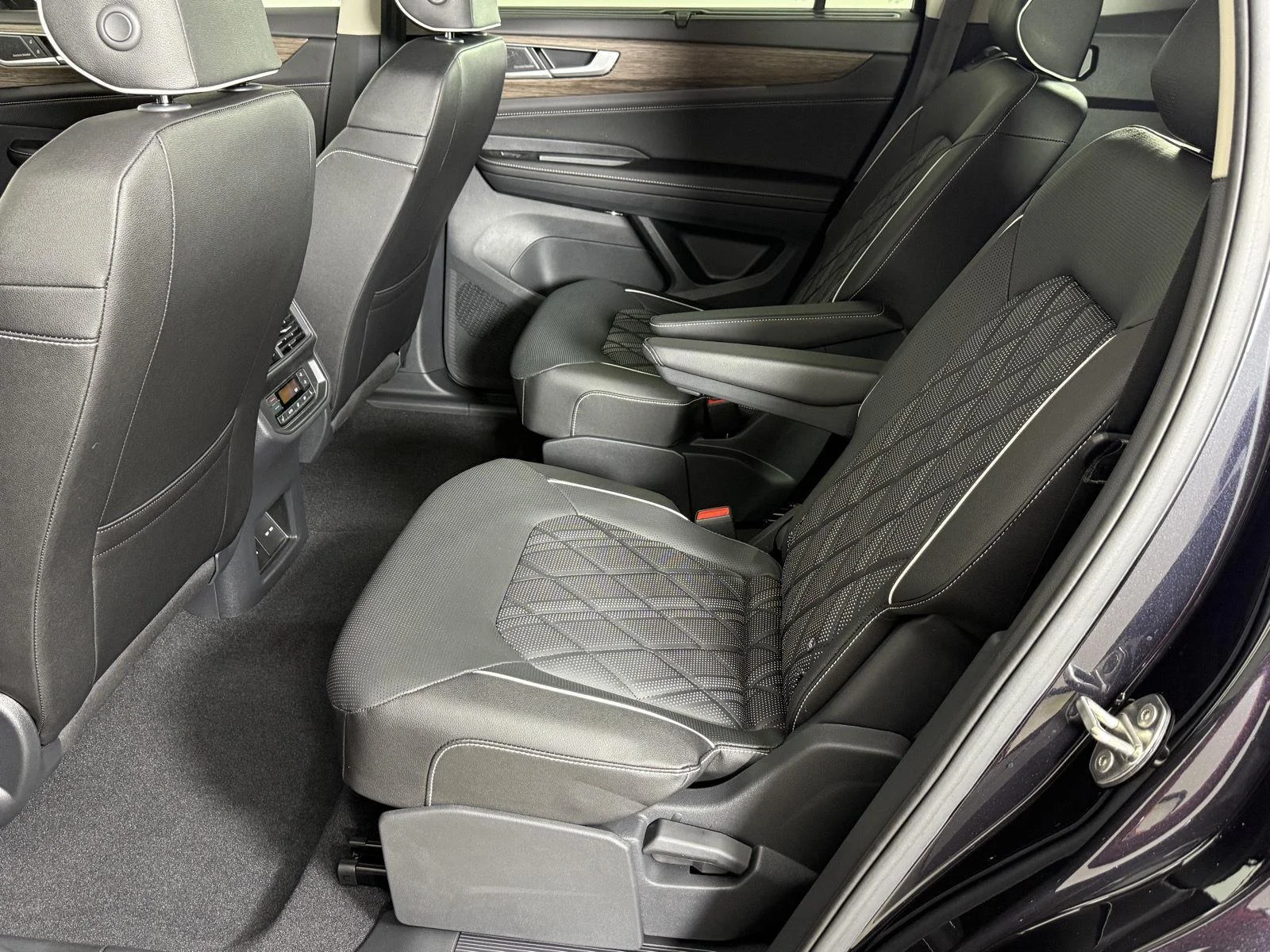 New 2026 Deep Black Pearl Volkswagen 2.0T SEL Premium R-Line image 22