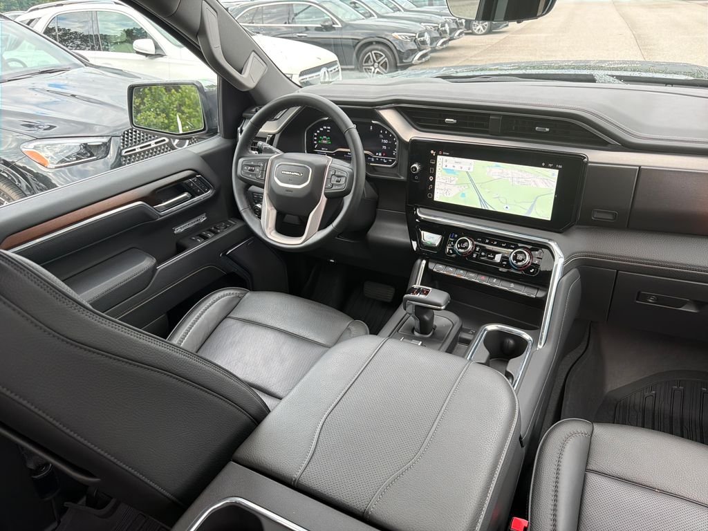 Used 2025 Onyx Black GMC Denali image 39