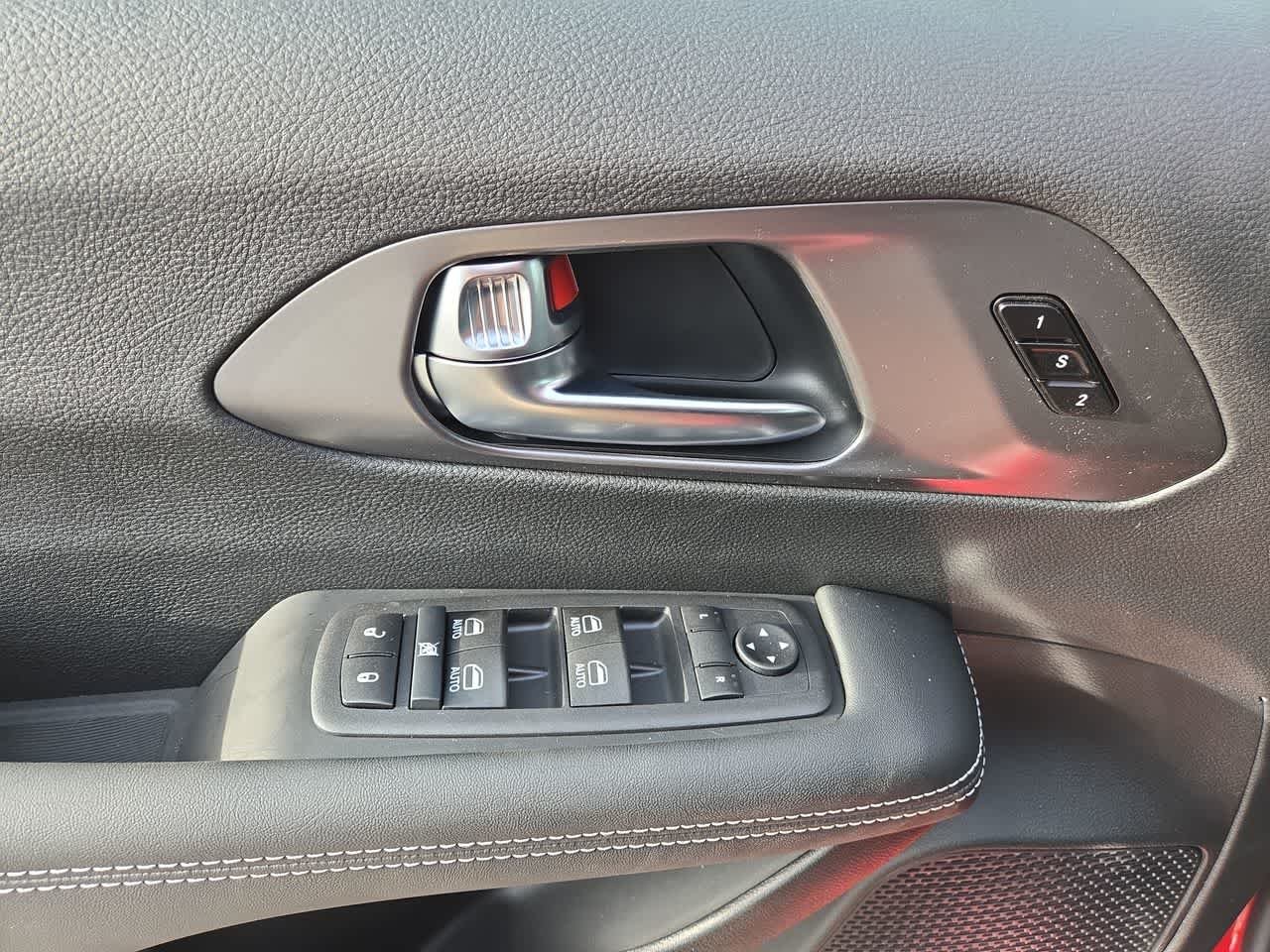 2026 Chrysler Pacifica Select - Photo 11