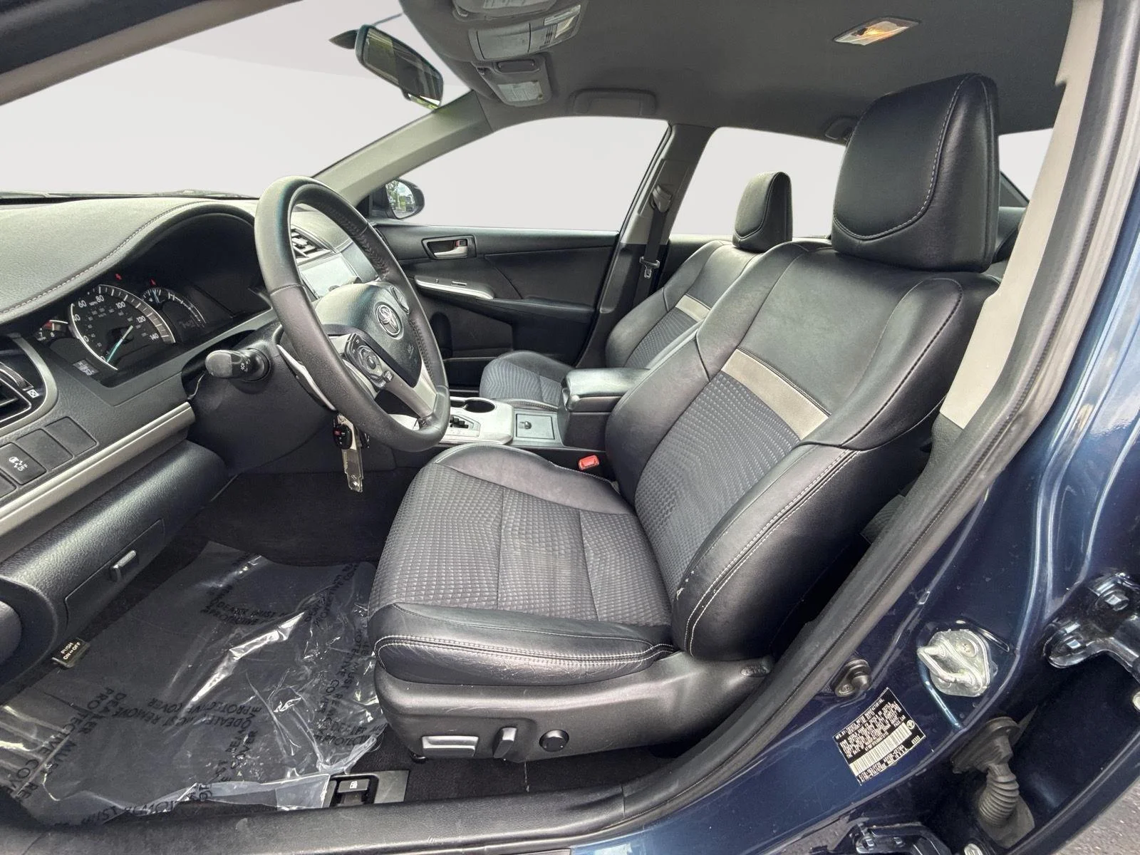 Used 2013 Magnetic Gray Metallic Toyota SE image 3
