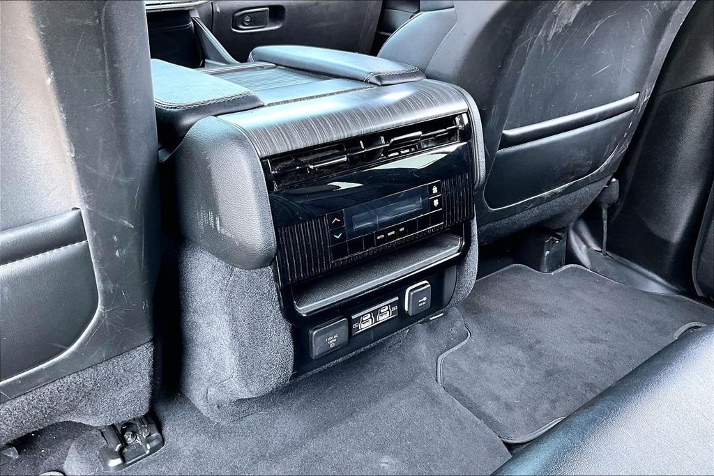 Used 2023 White Jeep Series II image 25