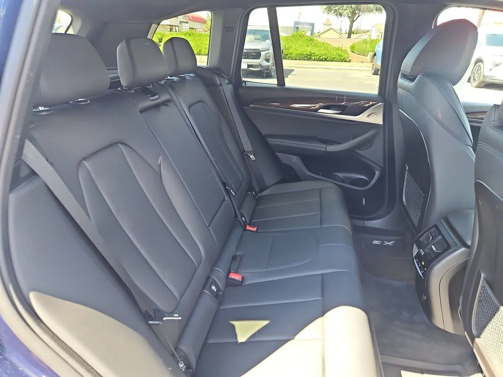 Used 2019 Phytonic Blue Metallic BMW xDrive30i image 27