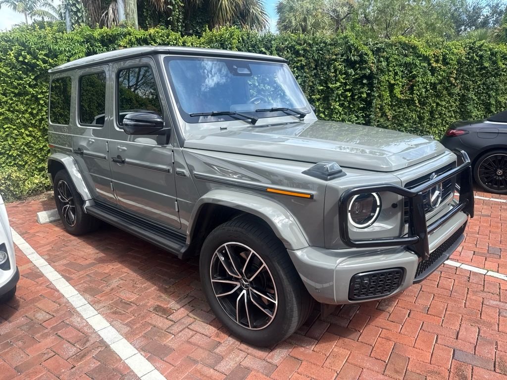 Certified Used 2025 Gray Mercedes-Benz G 550 image 1