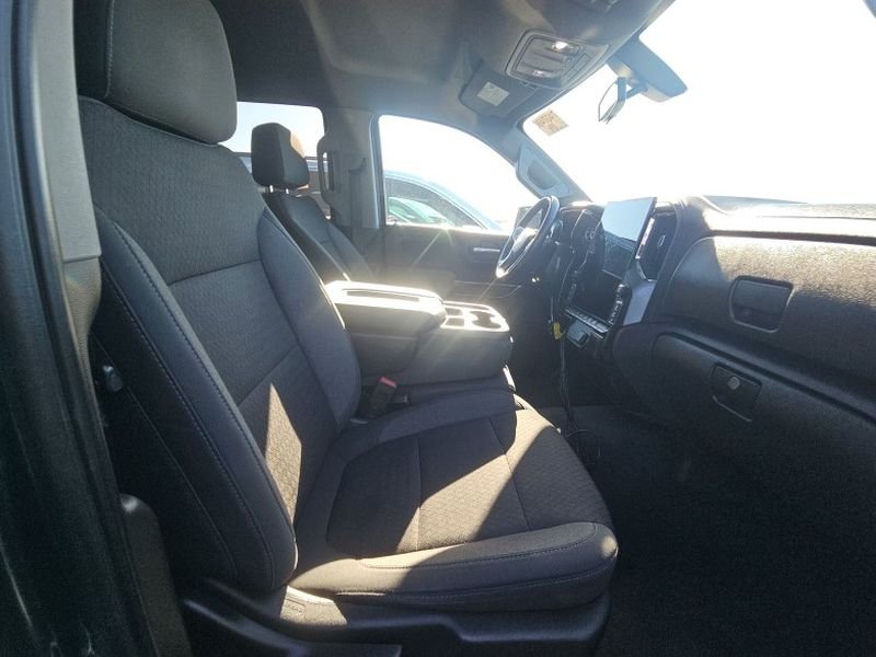 Used 2020 Shadow Gray Metallic Chevrolet LT image 29