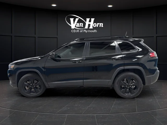 Used 2023 Diamond Black Jeep Altitude image 4