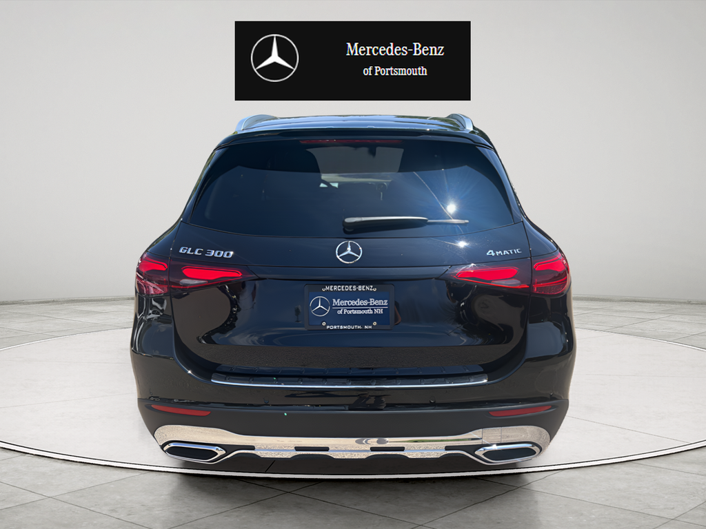 Used 2026 Black Mercedes-Benz GLC 300 image 4