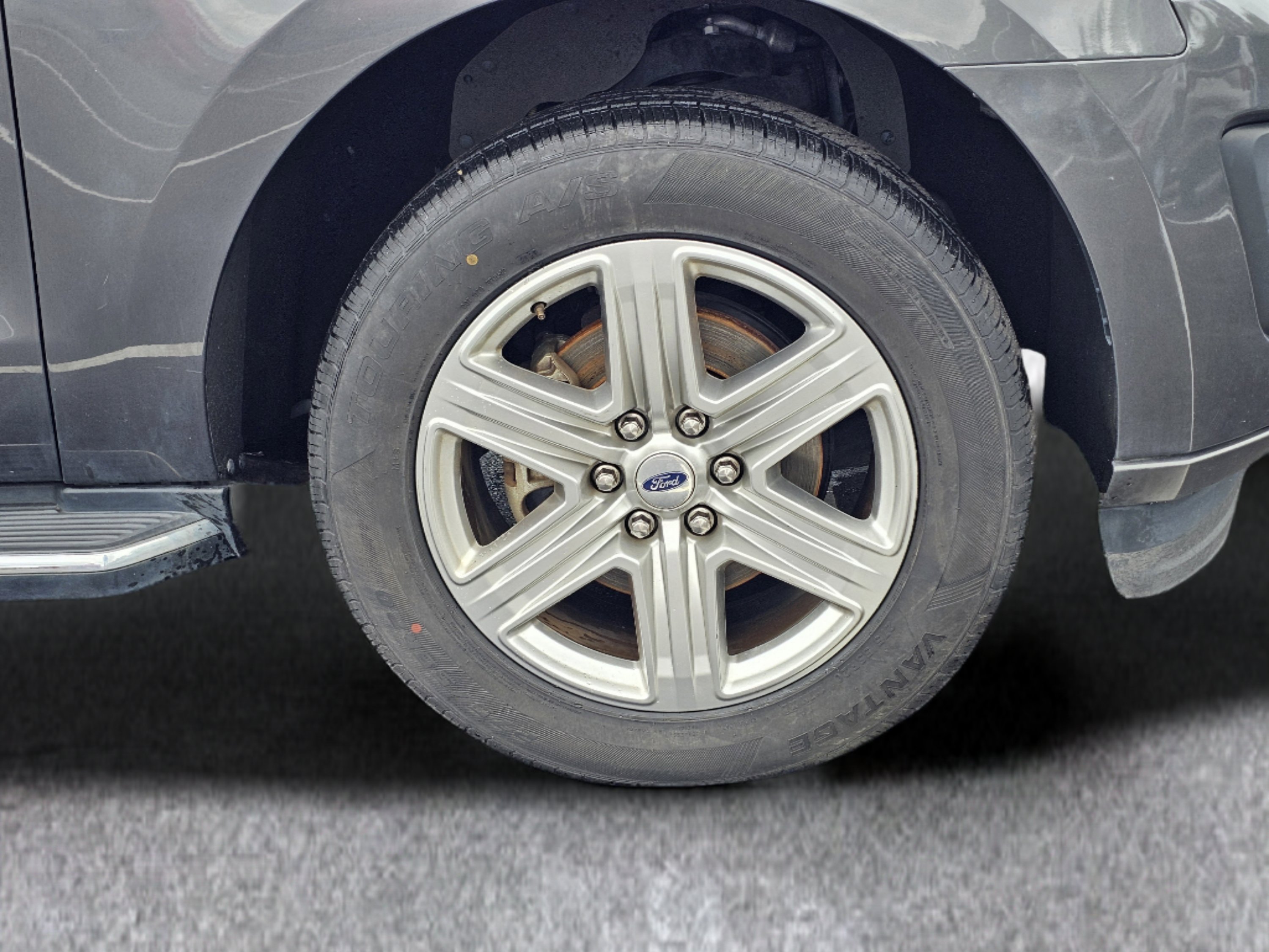 Used 2020 Magnetic Metallic Ford XLT image 6