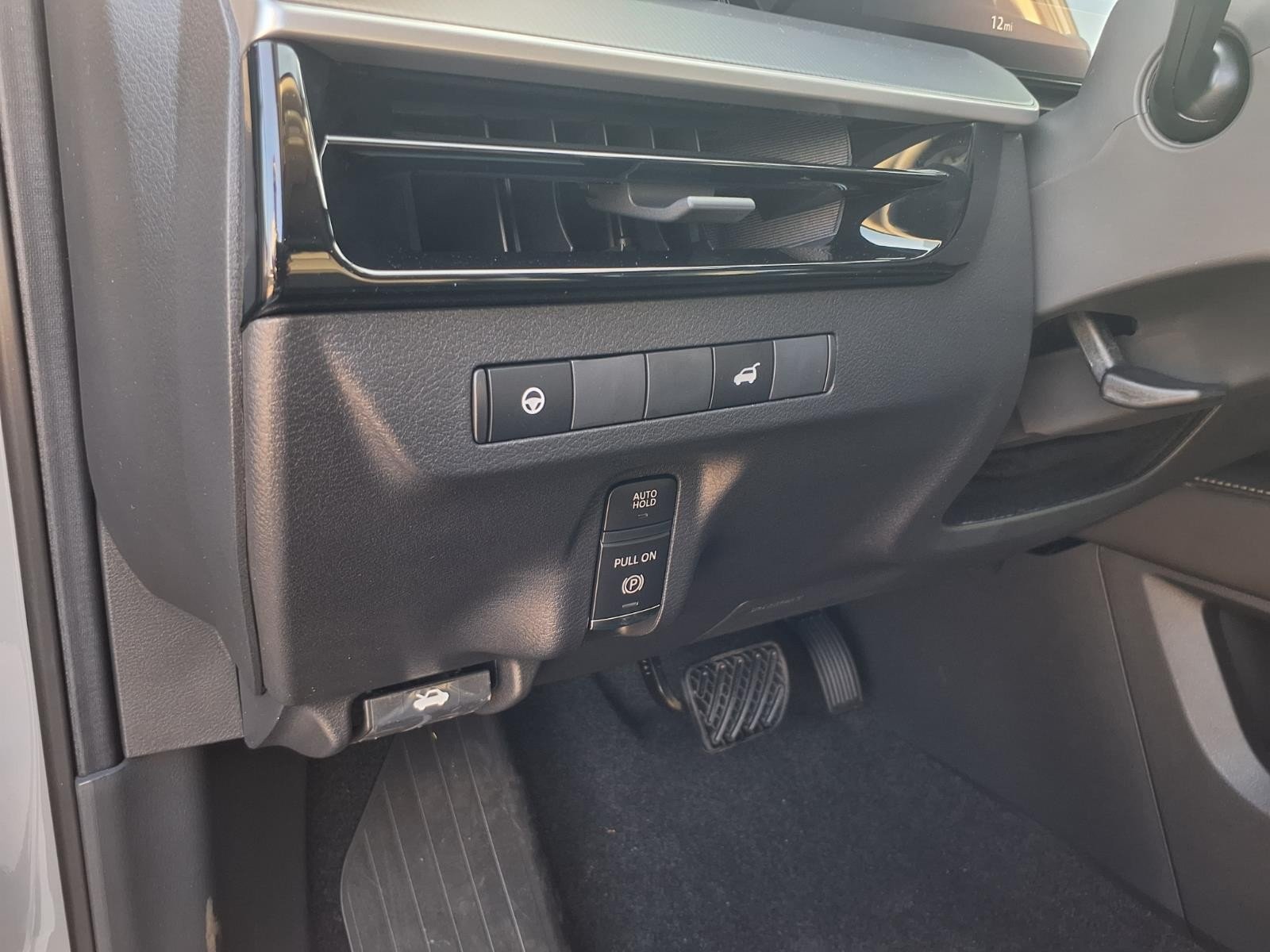 2027 Nissan Murano photo 15 of 25
