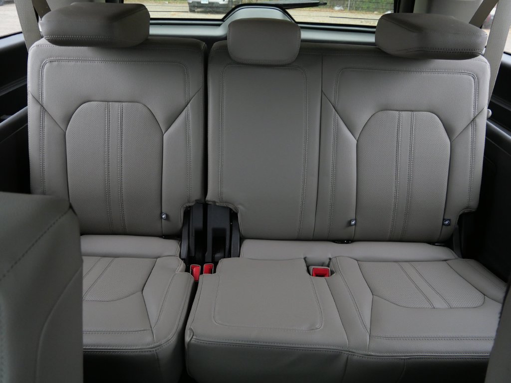 Certified Used 2019 Green Ford Limited image 20