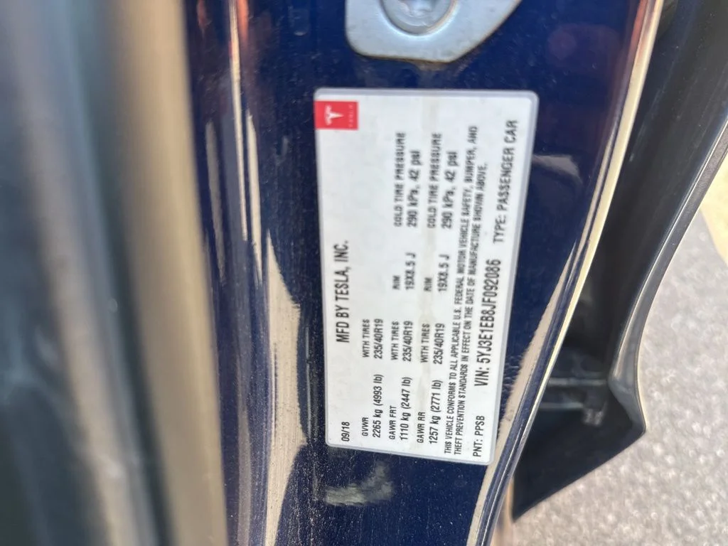 Used 2018  Tesla Long Range image 22
