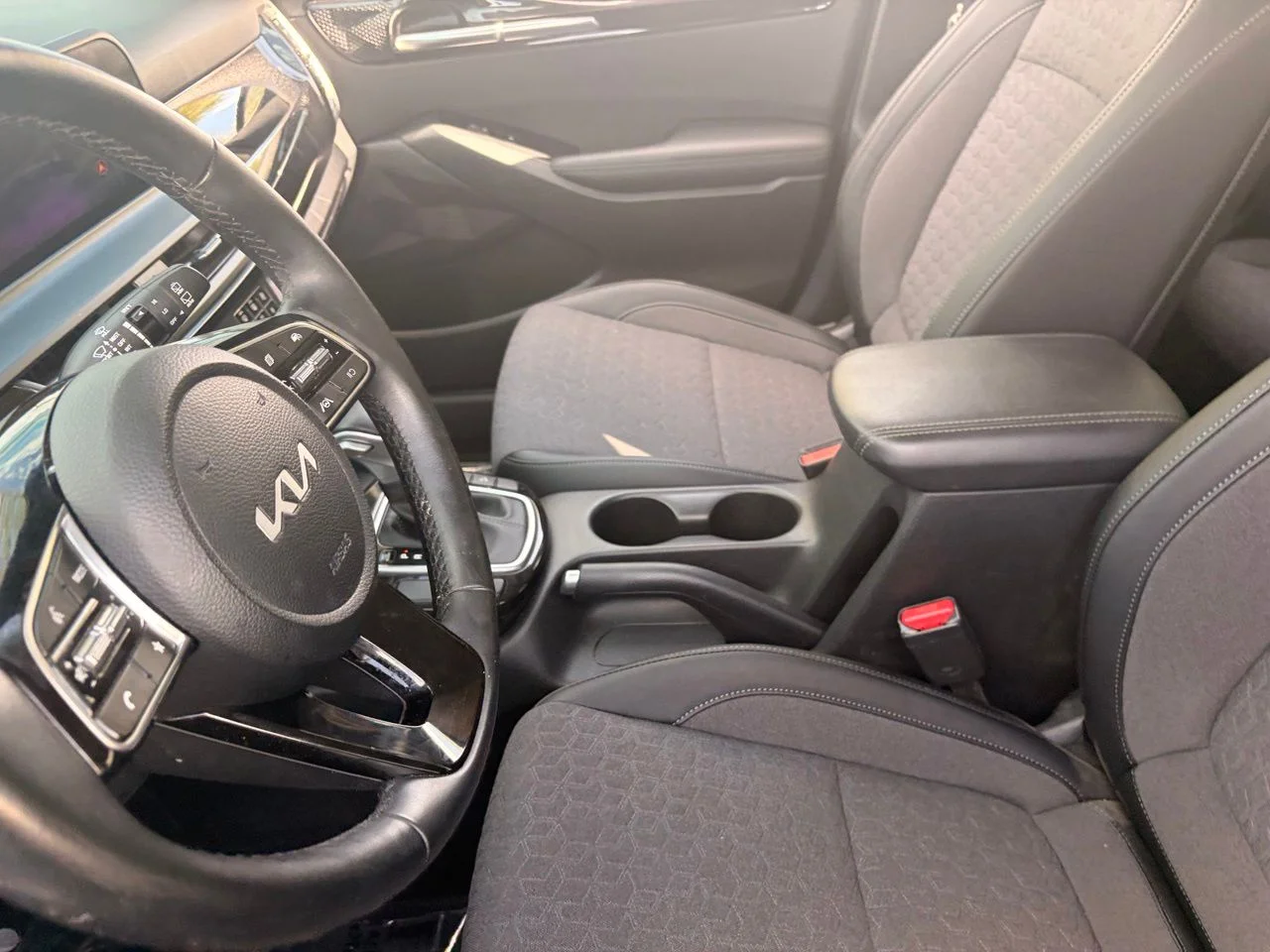 Used 2025 Neptune Blue Kia S image 18