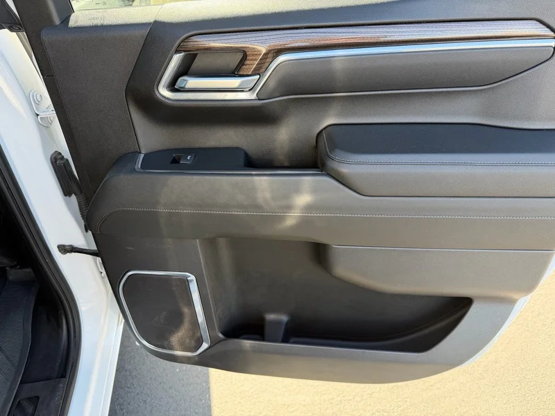 Used 2024 Summit White Chevrolet RST image 23