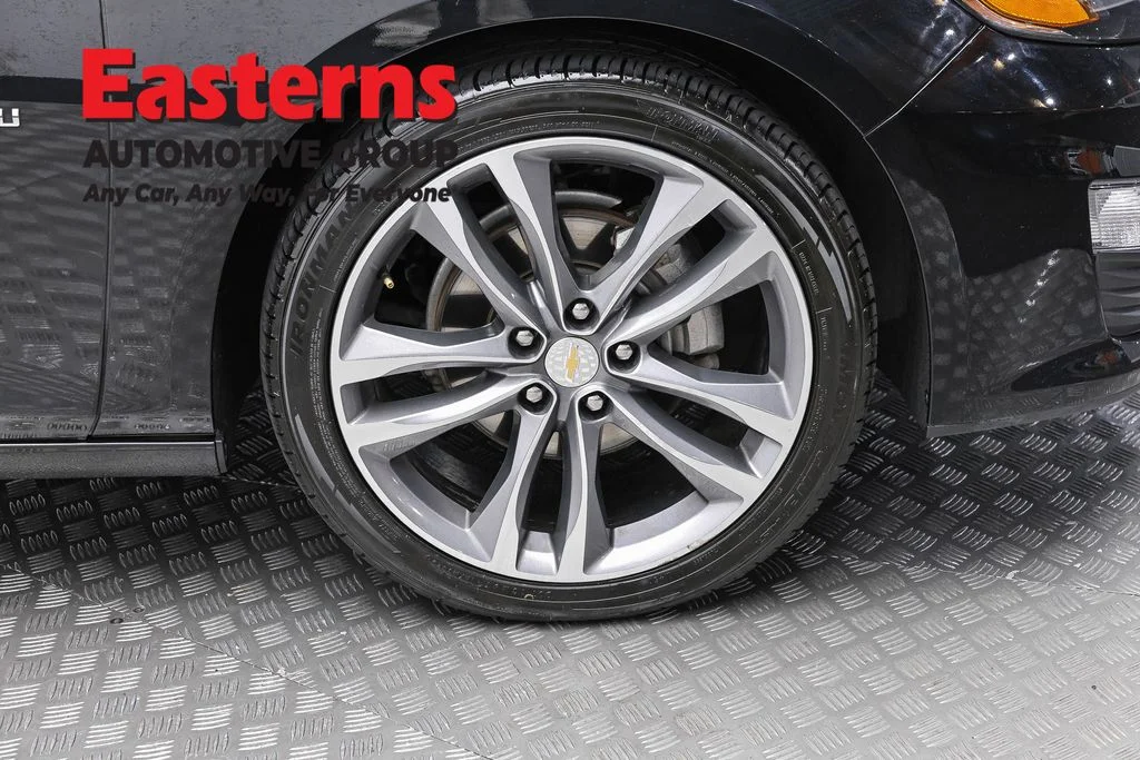 Used 2025 Black Chevrolet LT image 31