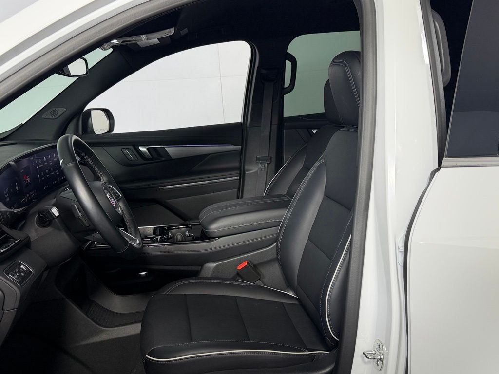 Used 2025 Summit White Buick Preferred image 19