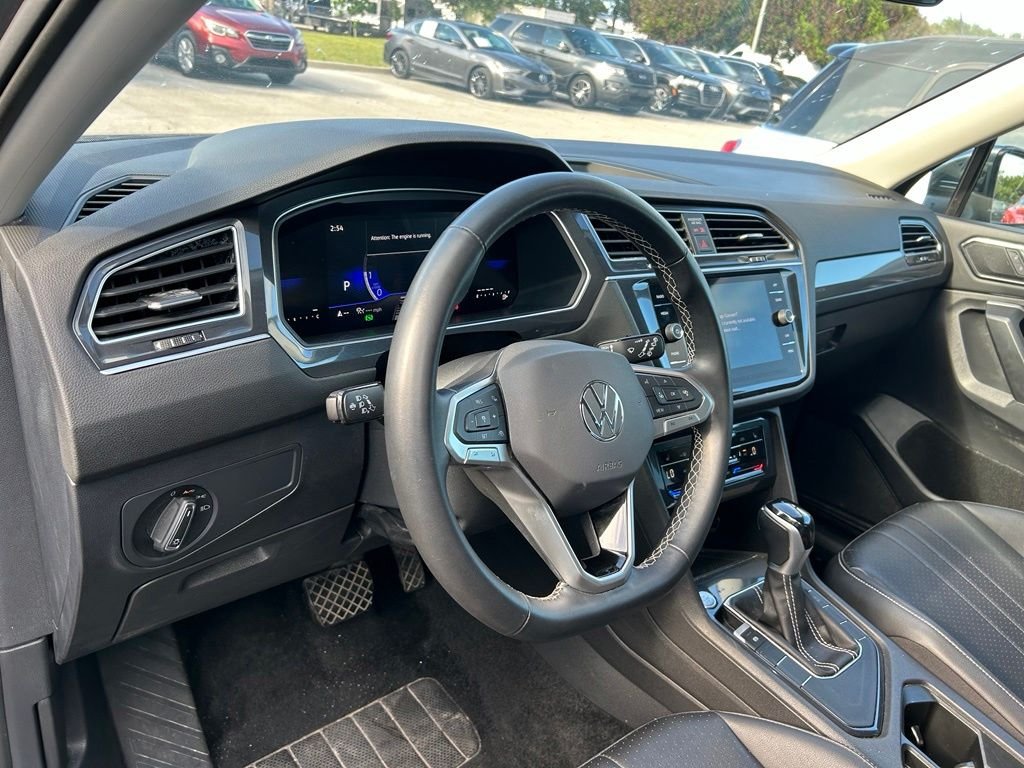 Used 2024 Gray Volkswagen 2.0T SE image 23