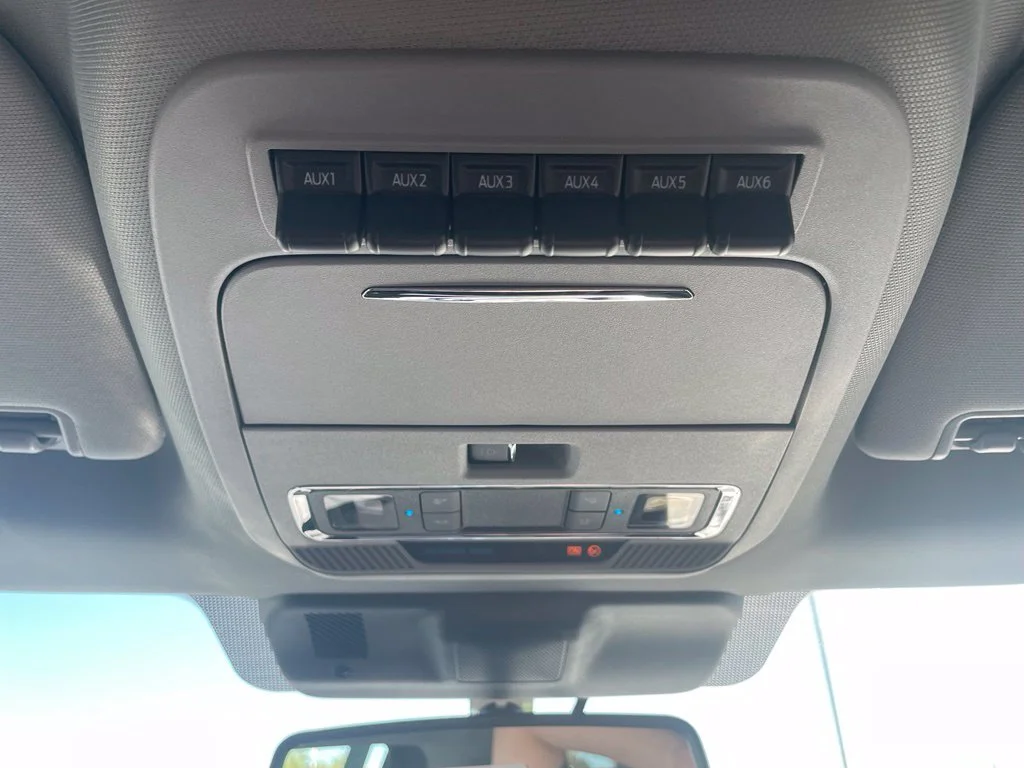 New 2027 Agate Black Metallic Ford F-450® LARIAT® image 25