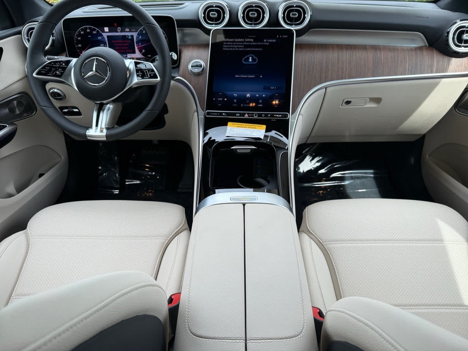 New 2026 Polar White Mercedes-Benz GLC 300 image 13