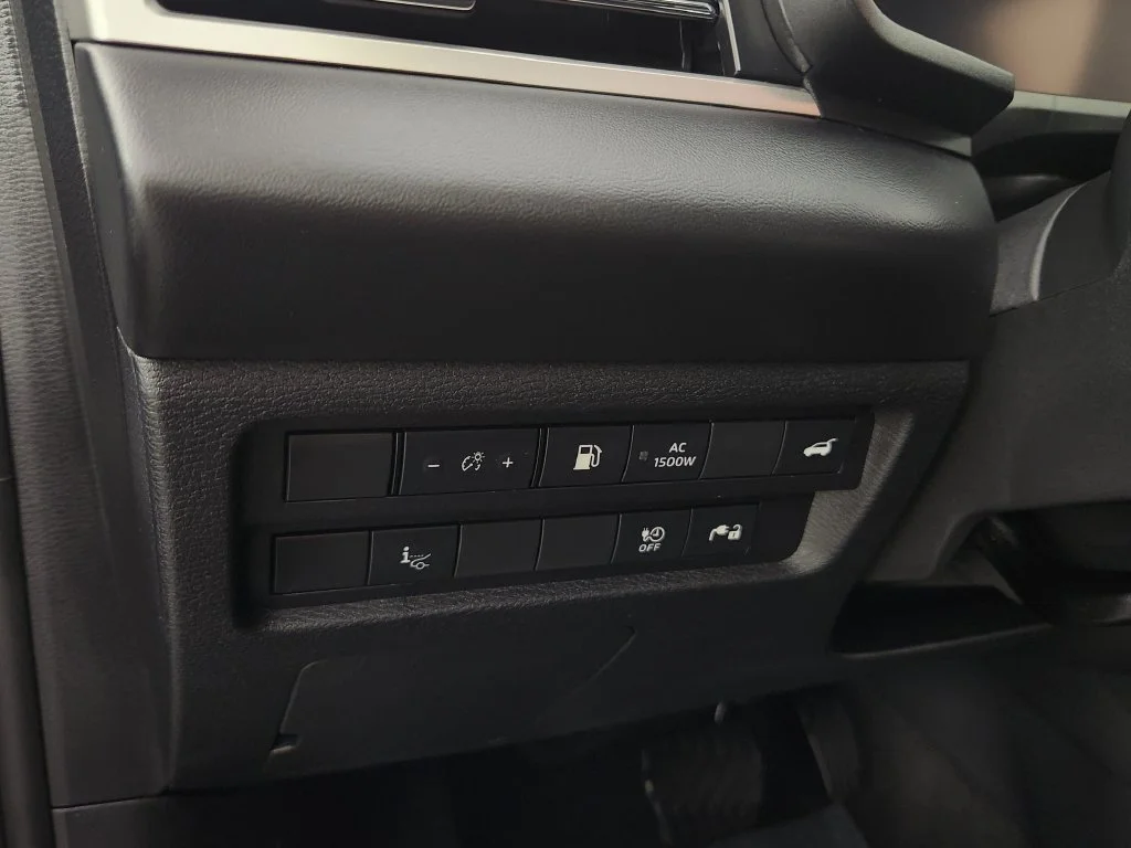 Used 2026 Gray Nissan Platinum image 23