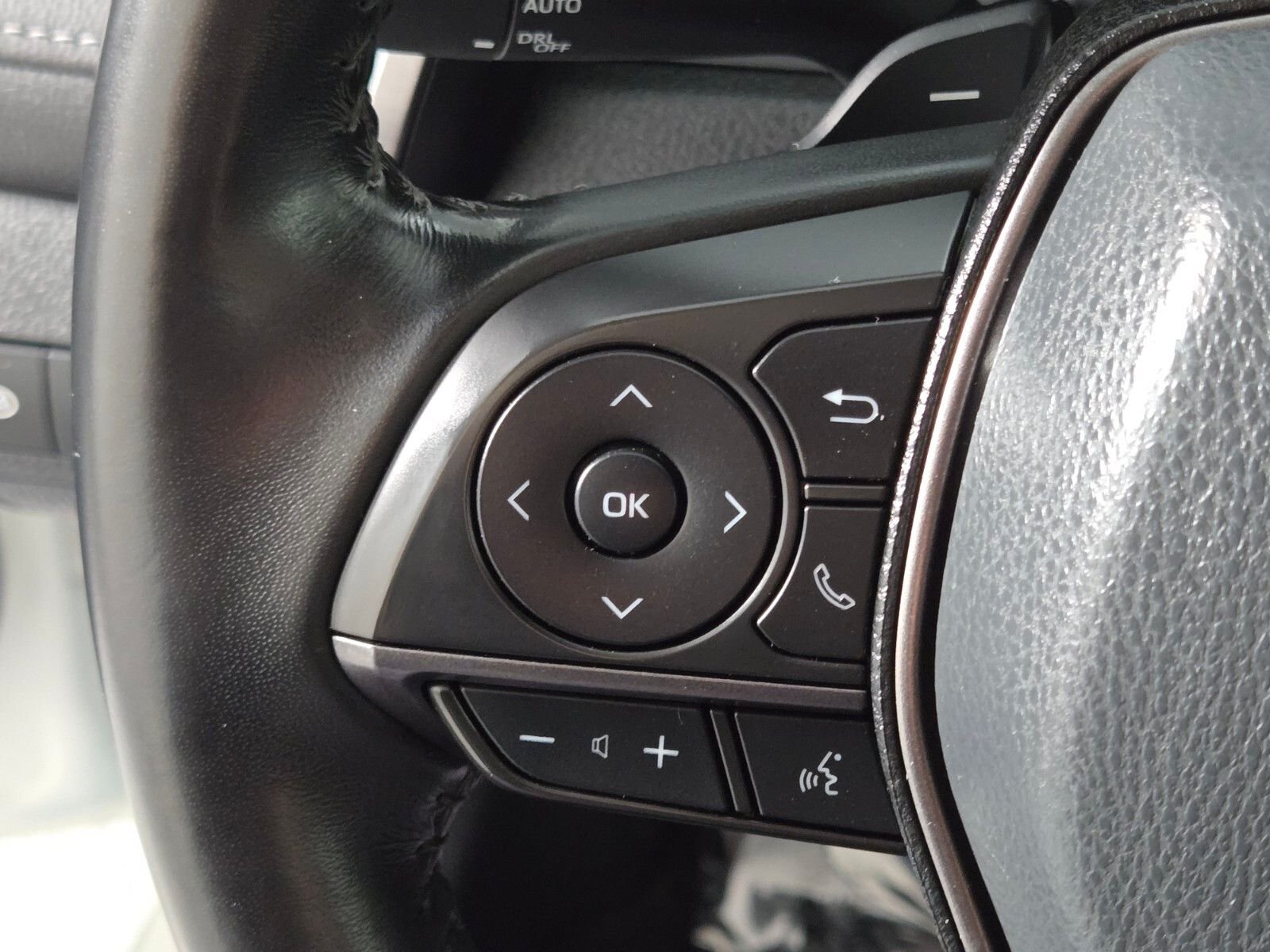 Used 2022 Pearl Toyota XSE image 23