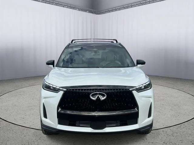 New 2027 2T RAD WHT INFINITI Autograph AWD image 4