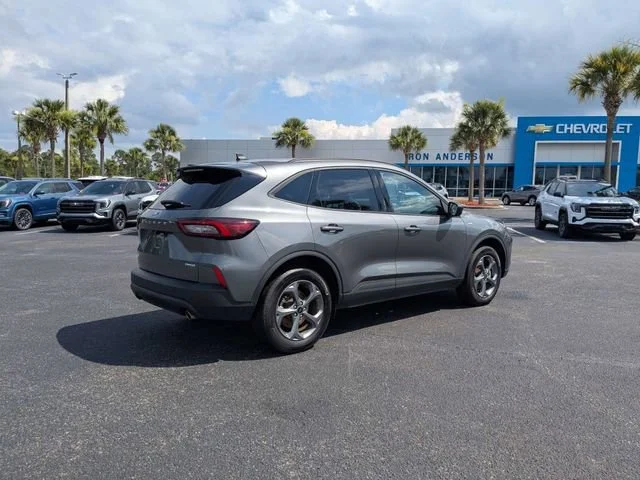 Used 2025 Gray Ford ST-Line image 3