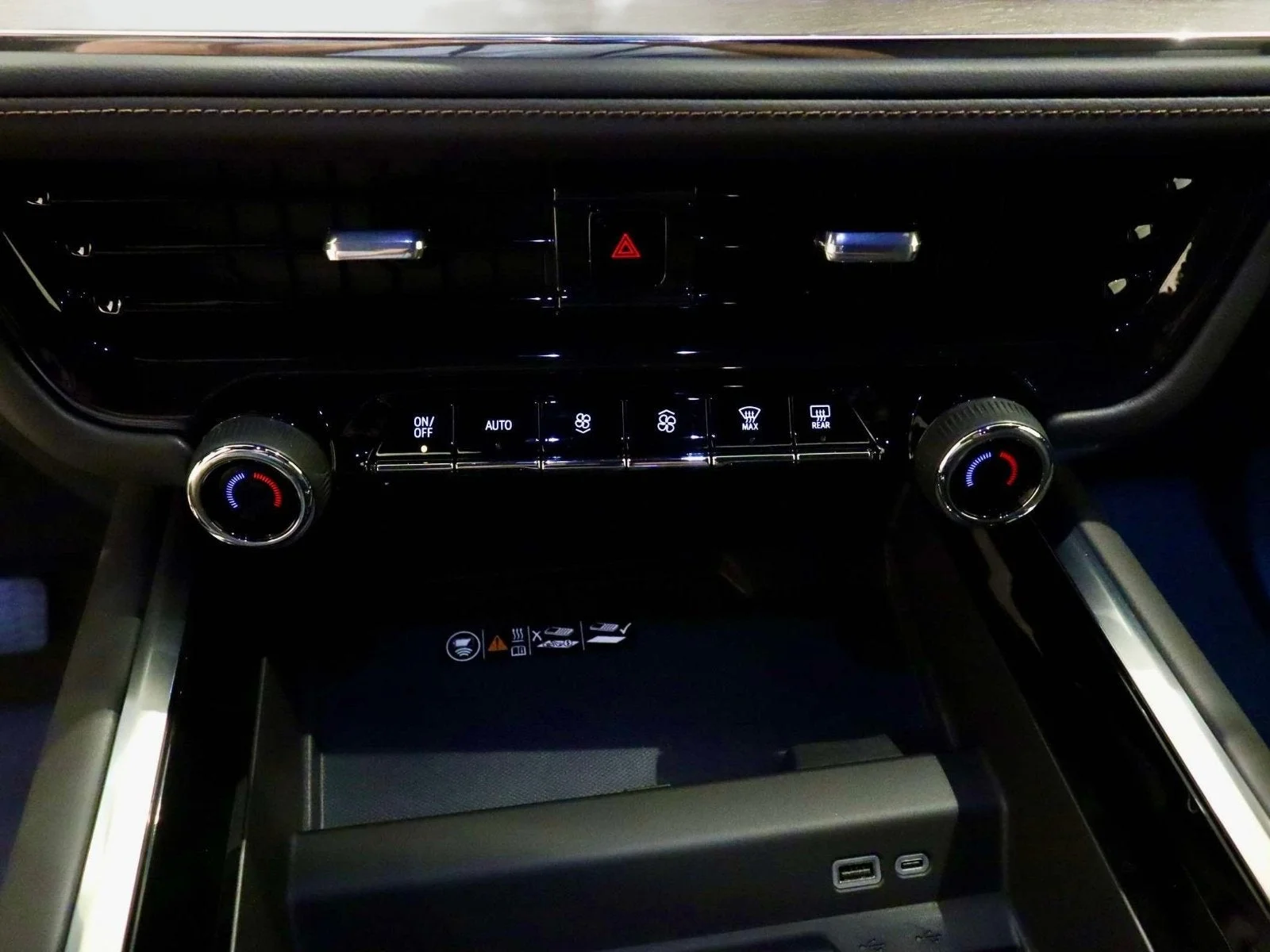 Used 2025 Iridescent Pearl Tricoat Chevrolet High Country image 34