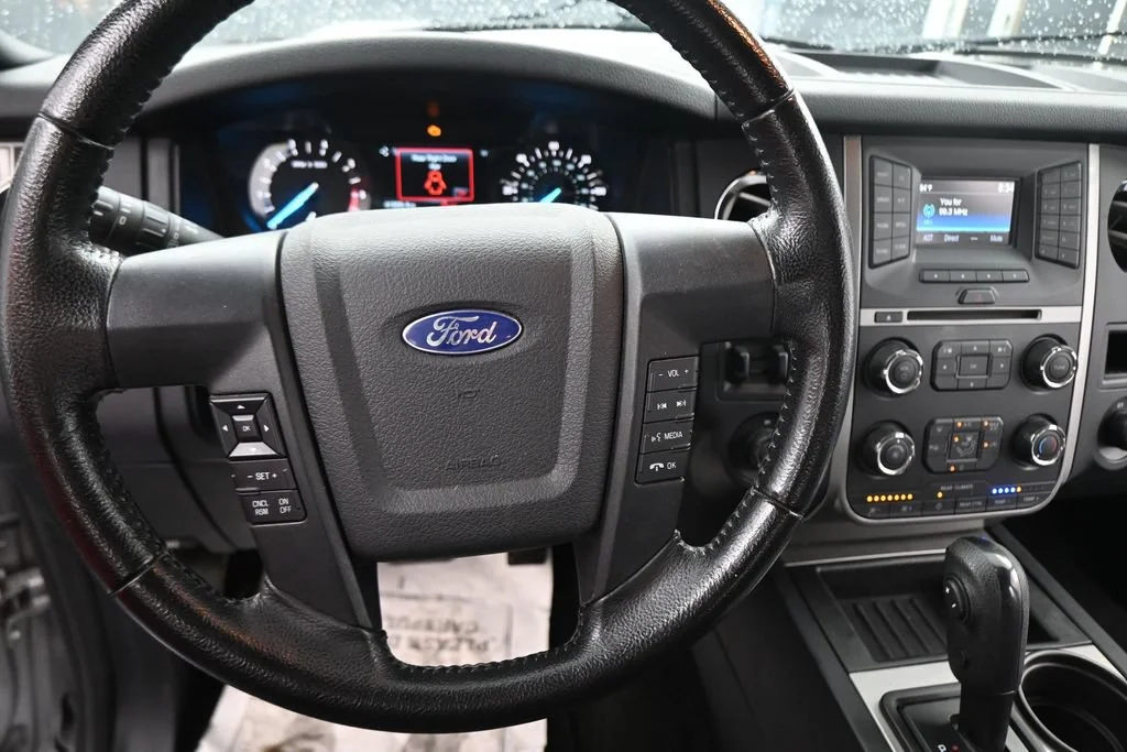 Used 2017 Silver Ford XL image 37