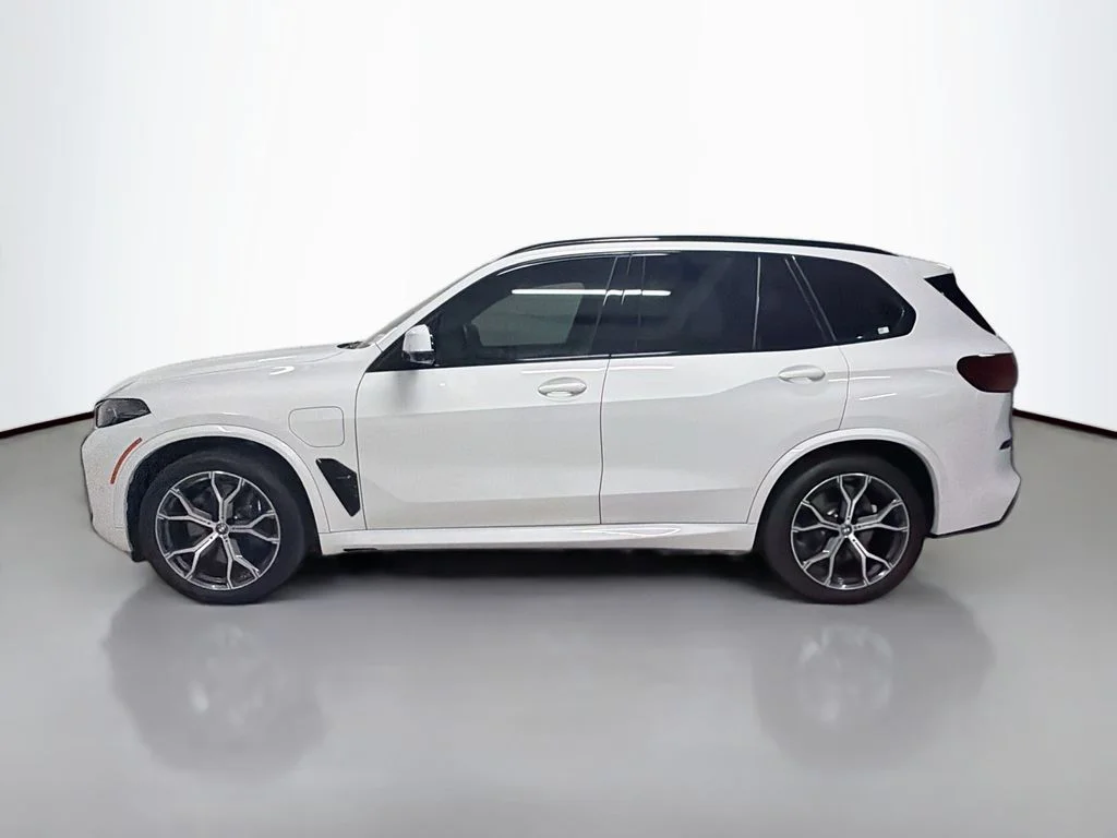 Used 2024 Alpine White BMW xDrive50e image 2