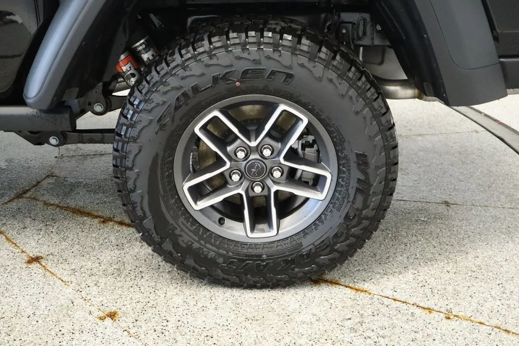 New 2026 Black Clearcoat Jeep Mojave image 15