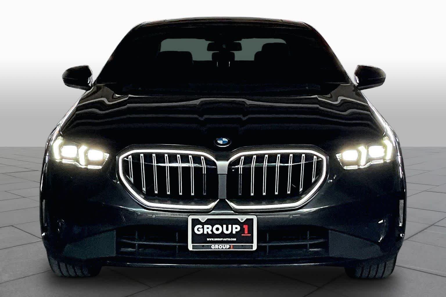 Certified Used 2026 Dark Graphite Metallic BMW 530i image 3