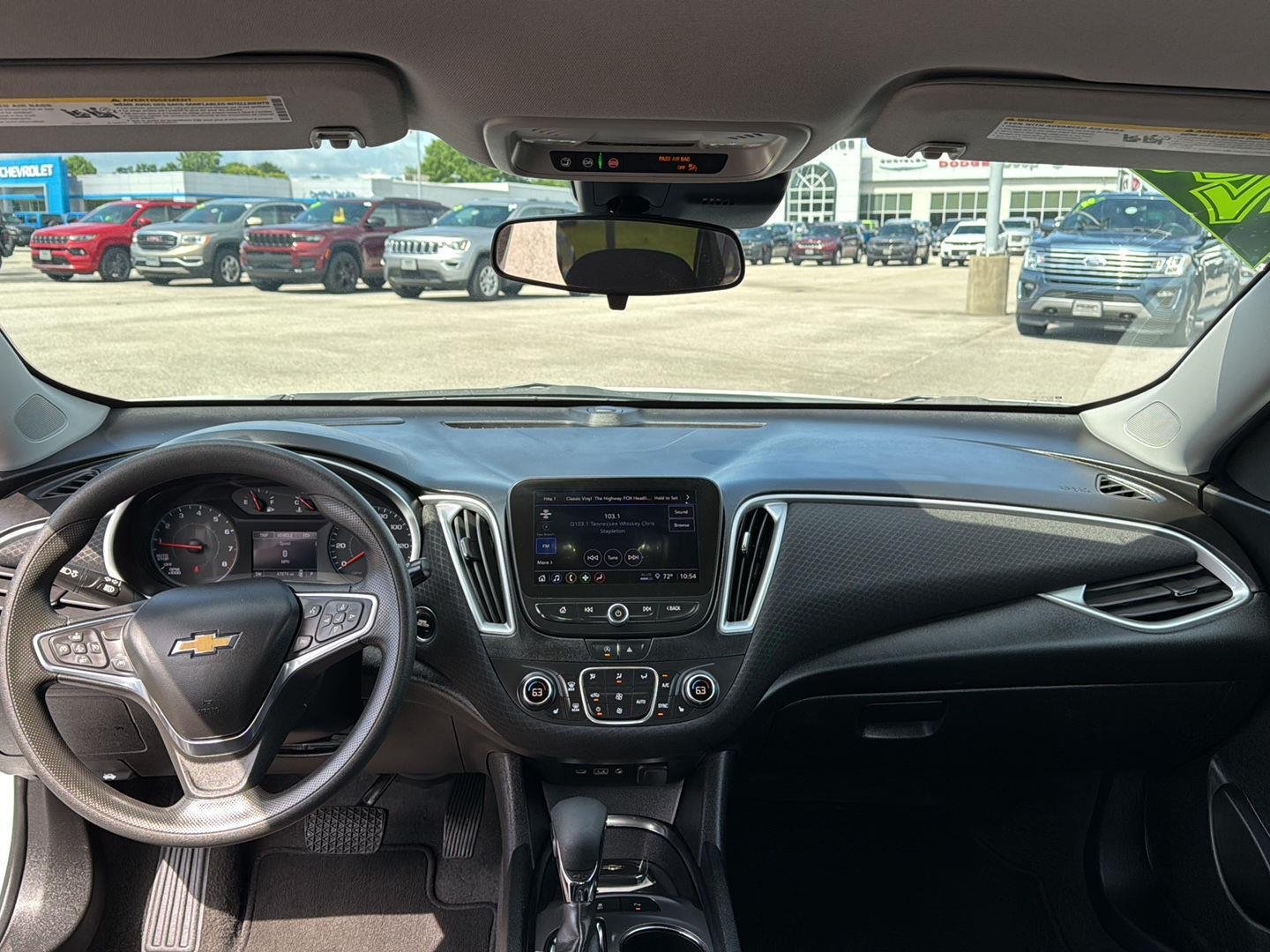 Used 2024 Summit White Chevrolet LT image 3