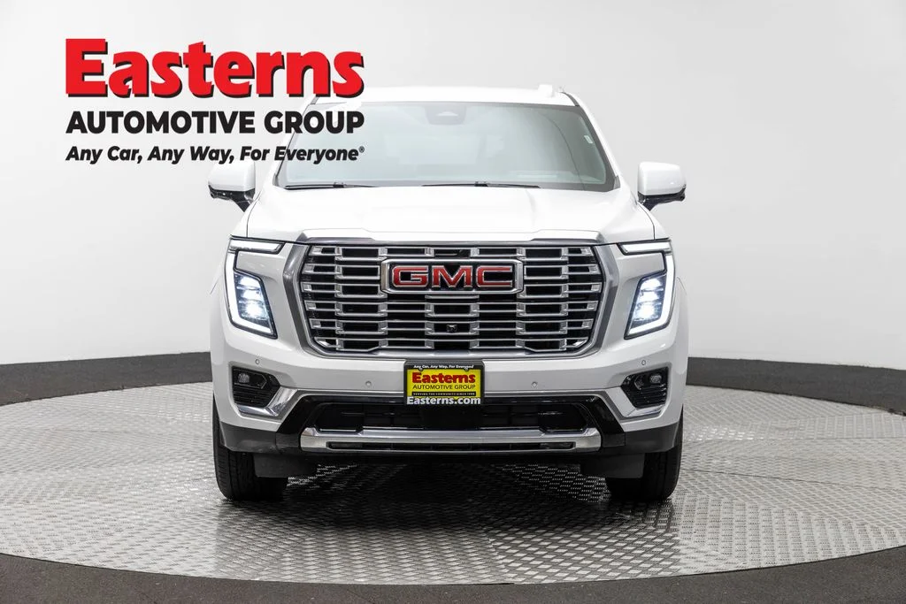 Used 2025 White GMC Denali image 2